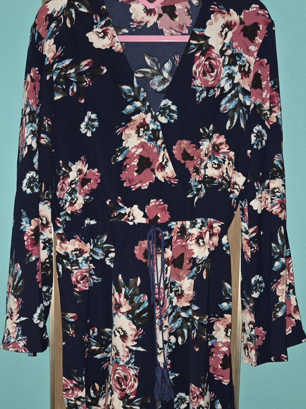 Pretty Garden Floral V-Neck Navy Women’s Romper L NWOT